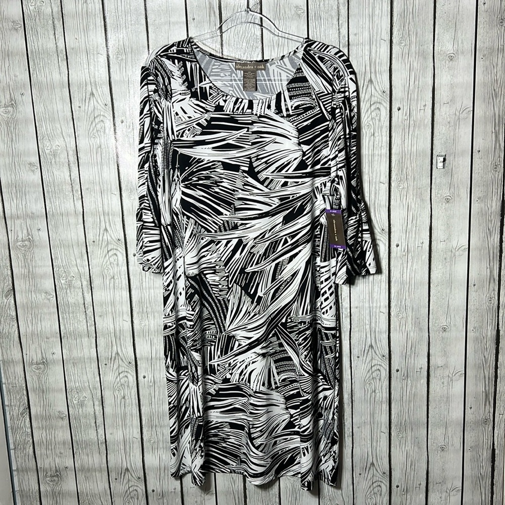 ALEXANDRA + OAK Black/White Bell 3/4 Sleeve dress Size XX-LARGE